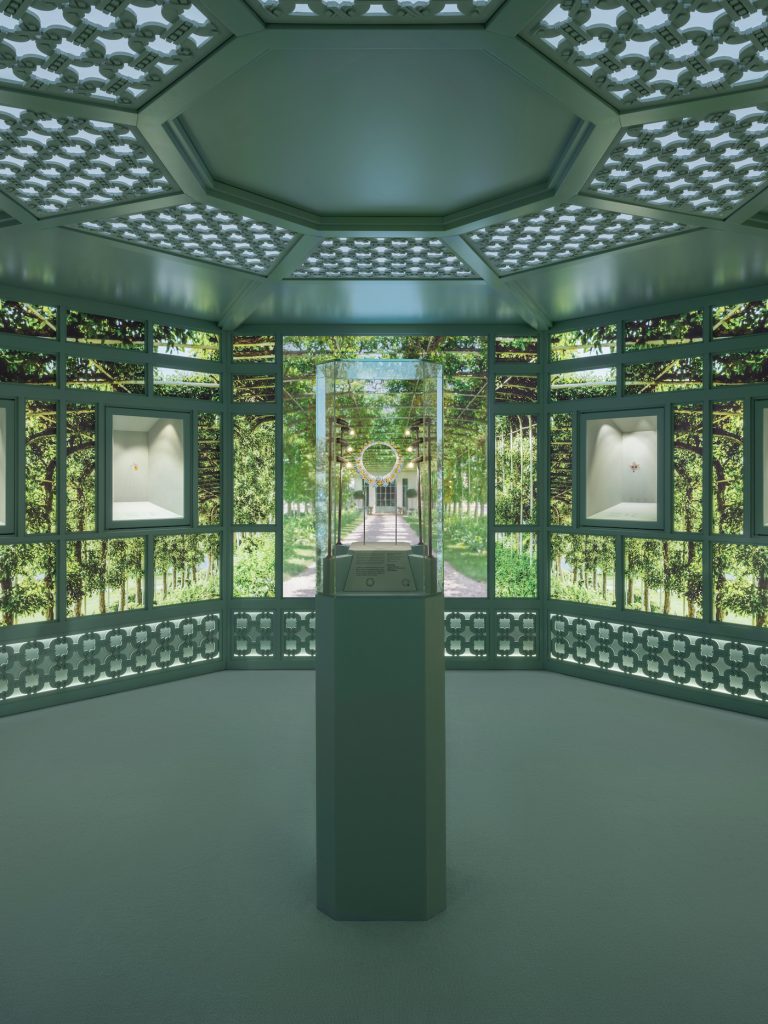 蒂芙尼于北京三里屯太古里旗舰店呈现  &ldquo;鸟语花香：蒂芙尼古董珍藏&rdquo;限时赏鉴
