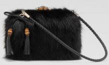 古驰-Broadway- 黑色貂皮金属框晚装手袋，配流苏和竹节细节