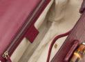 古驰-New Bamboo- 樱桃红鳄鱼皮中号手提包，配流苏和竹节细节