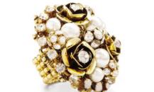 Betsey Johnson镶珍珠花形戒指 - 贝齐-约翰逊