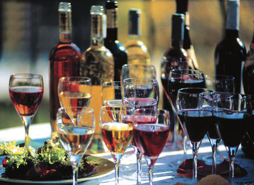 阳光灿烂的普罗旺斯是法国最南端的葡萄酒产区之一
