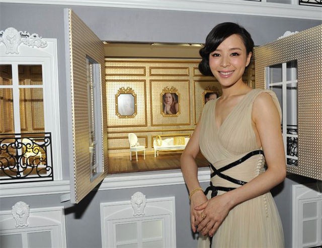 张静初出席Dior高级珠宝展览